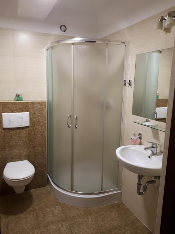 Hotel Eljot シェルピア・ビエルカ エクステリア 写真