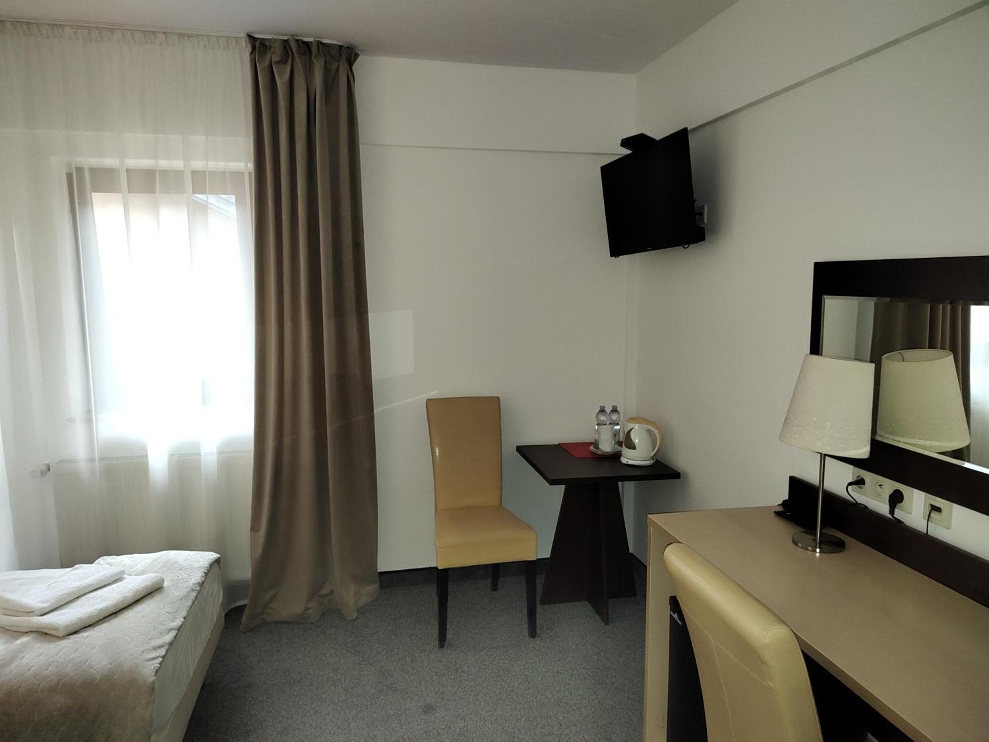 Hotel Eljot シェルピア・ビエルカ エクステリア 写真