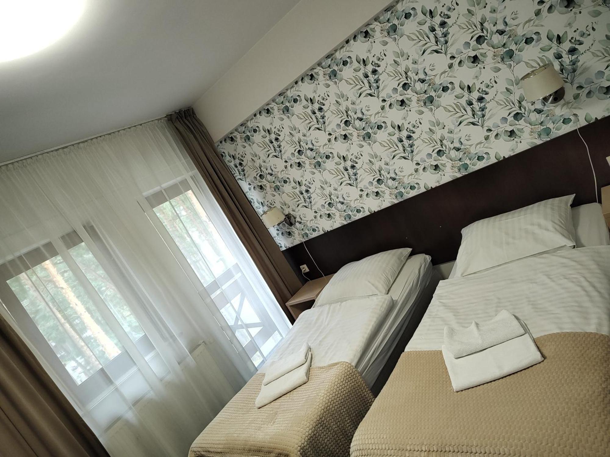 Hotel Eljot シェルピア・ビエルカ エクステリア 写真
