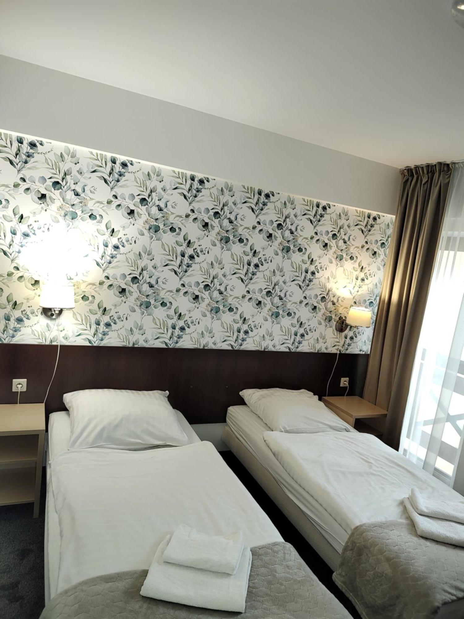 Hotel Eljot シェルピア・ビエルカ エクステリア 写真